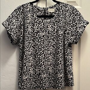 Black and White Patterned Women's Top